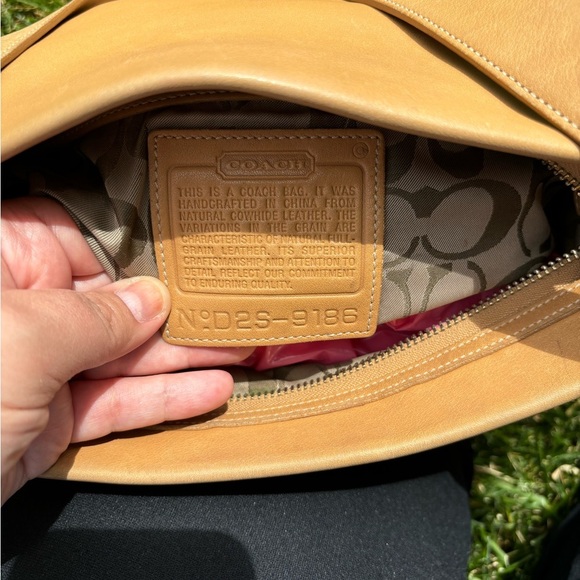 Coach | Legacy Soho bucket shoulder bag #9126 in Camel - Picture 5 of 7